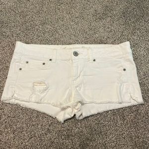 American Eagle Low Waisted Stretchy White Shorts